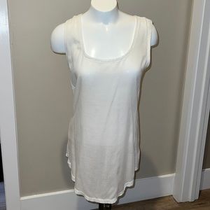 Jessica Simpson tank top